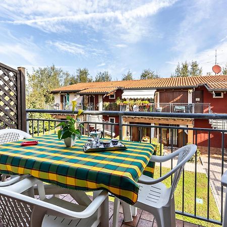Residence La Corte Near Gardaland Castelnuovo del Garda Exterior photo