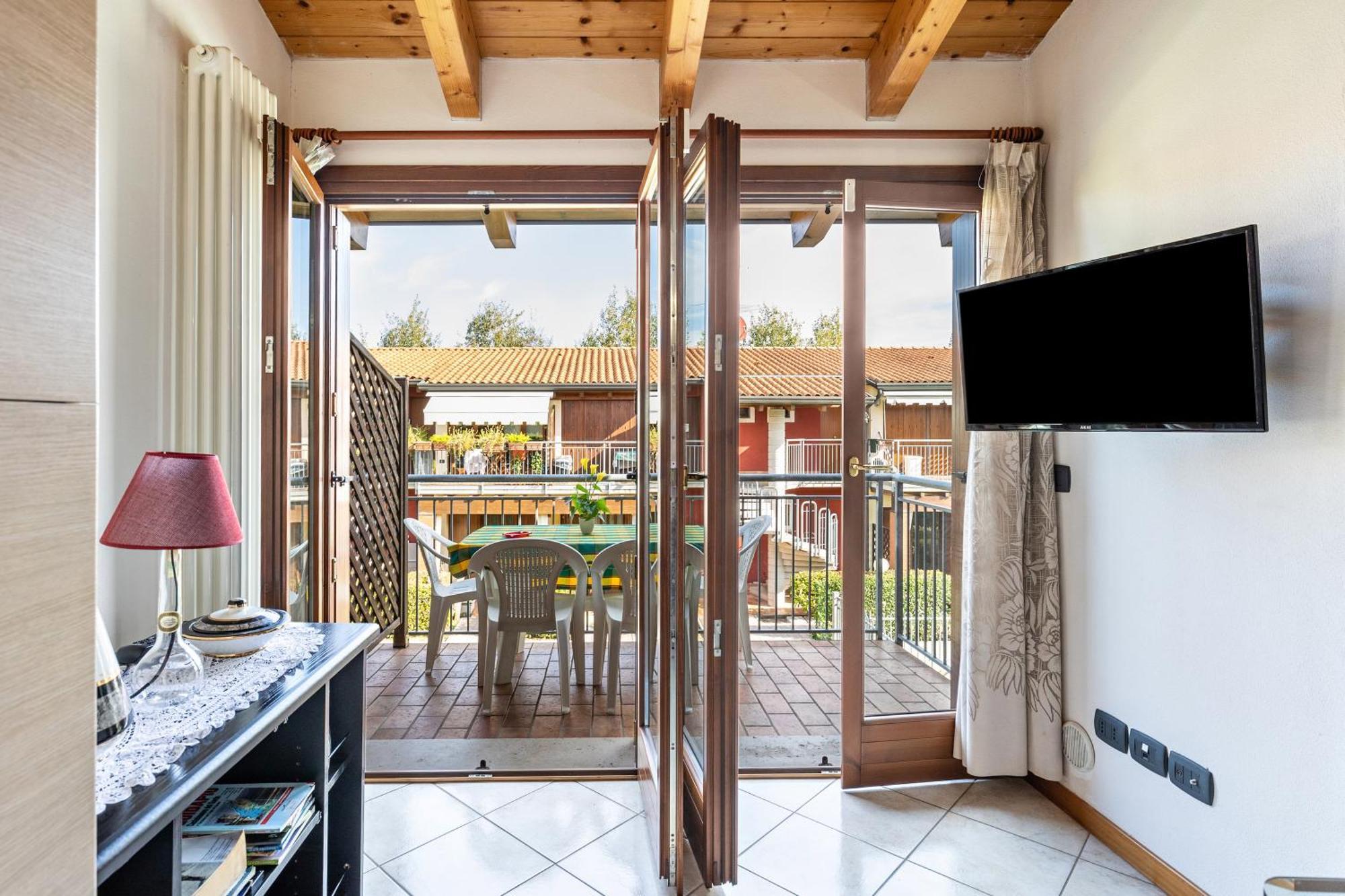 Residence La Corte Near Gardaland Castelnuovo del Garda Exterior photo